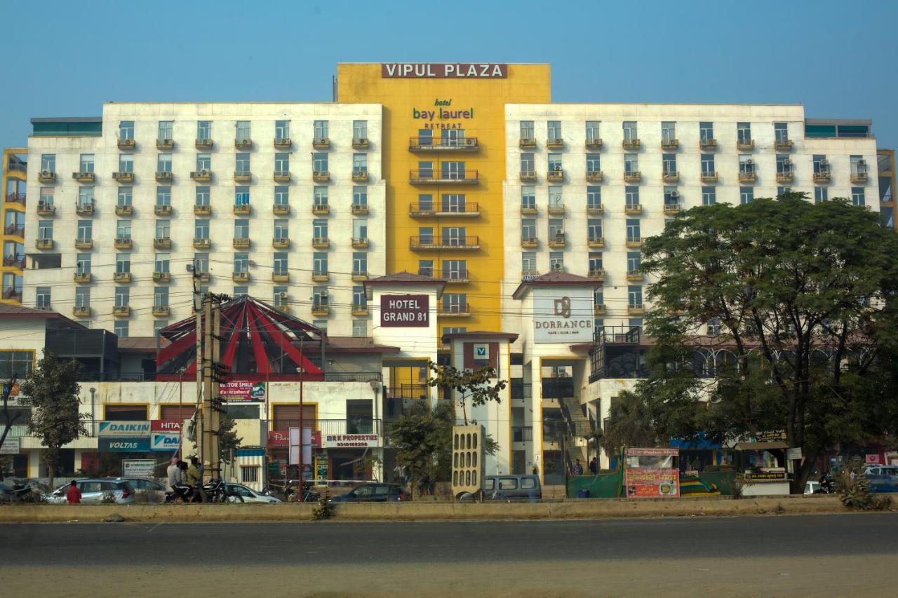 Hotel Bay Laurel Retreat ฟารีดาบัด ภายนอก รูปภาพ