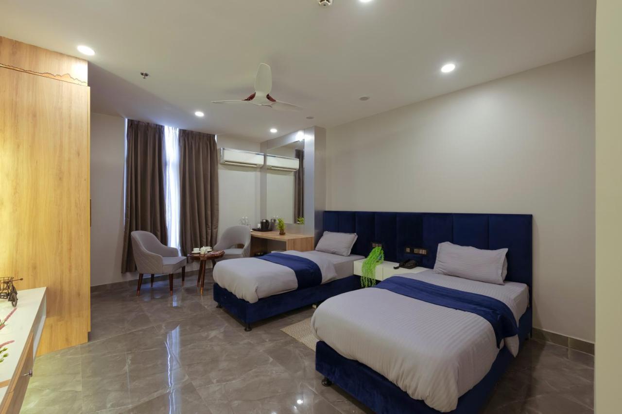 Hotel Bay Laurel Retreat ฟารีดาบัด ภายนอก รูปภาพ