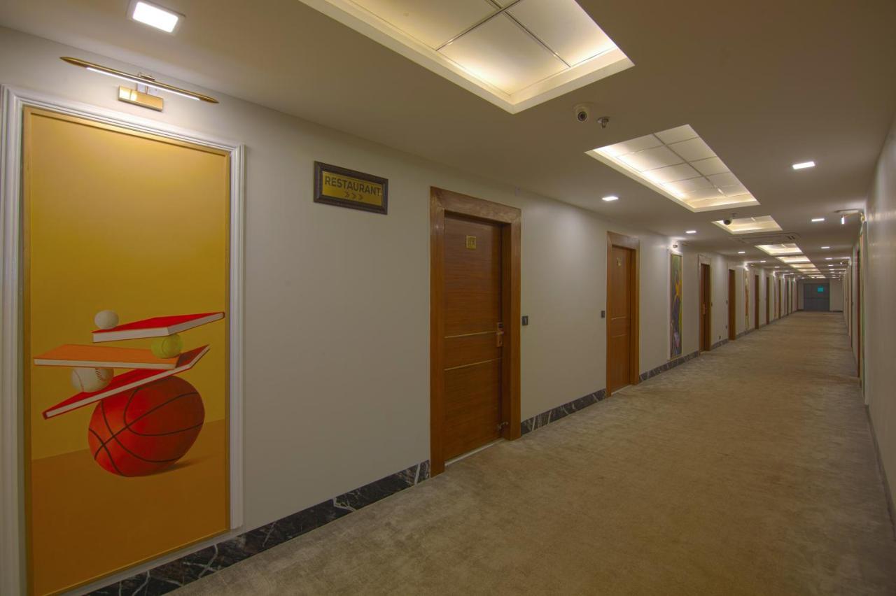 Hotel Bay Laurel Retreat ฟารีดาบัด ภายนอก รูปภาพ