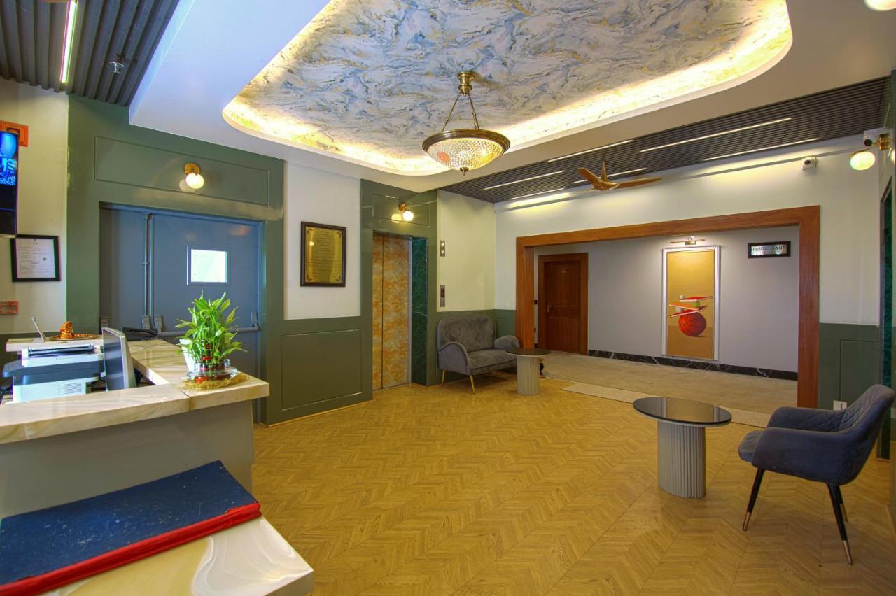 Hotel Bay Laurel Retreat ฟารีดาบัด ภายนอก รูปภาพ